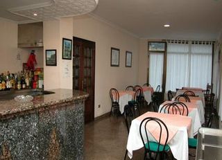 Imagen del bar/restaurante del Hotel Rosalía de Castro. Foto 2