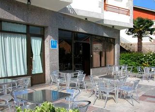 Imagen de los exteriores del Hotel Rosalía de Castro. Foto 6