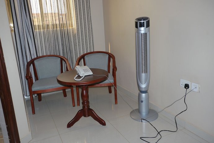 Imagen de la habitación del Hotel Rosaline Suites. Foto 17