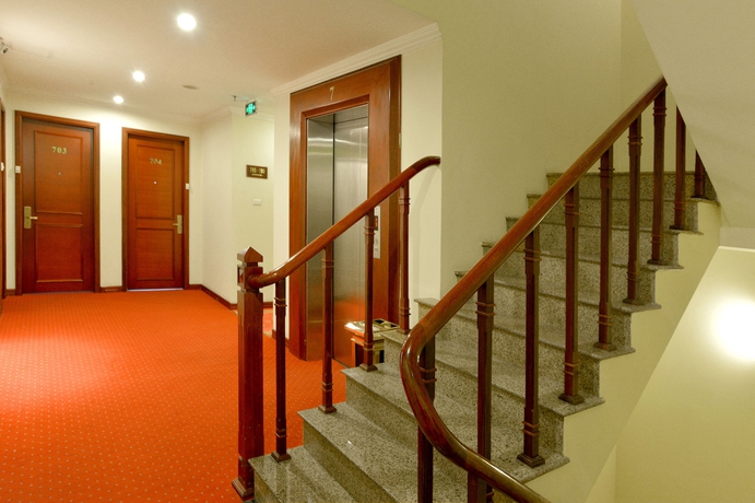 Imagen de los interiores del Hotel Rosaliza. Foto 10