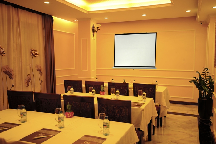 Imagen de los interiores del Hotel Rosaliza. Foto 14