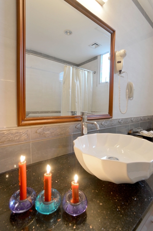 Imagen de la habitación del Hotel Rosaliza. Foto 7