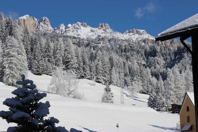 Imagen del bar/restaurante del Hotel Rosalpina, Soraga. Foto 5