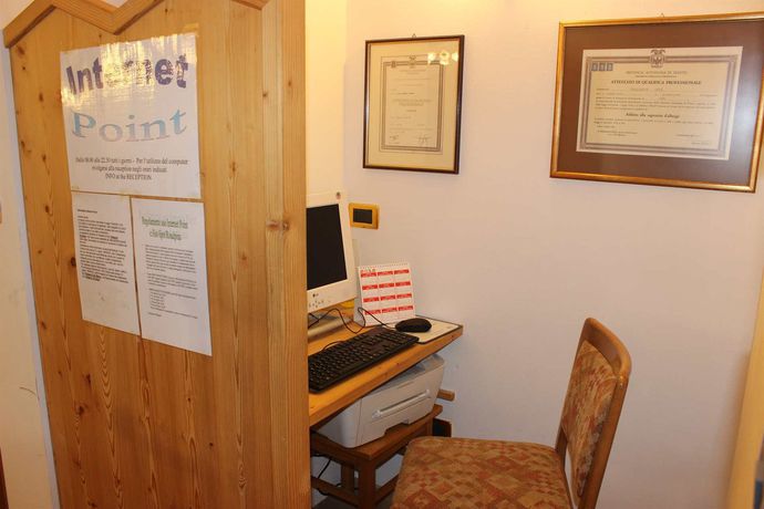 Imagen del bar/restaurante del Hotel Rosalpina, Soraga. Foto 6