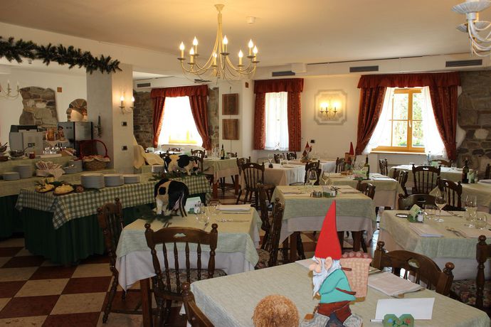 Imagen de la habitación del Hotel Rosalpina, Soraga. Foto 7