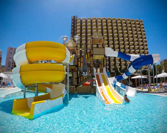 Imagen de la piscina del Hotel Rosamar Benidorm. Foto 23