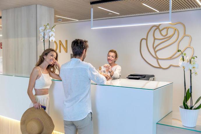 Imagen de los interiores del Hotel Rosamar Benidorm. Foto 21