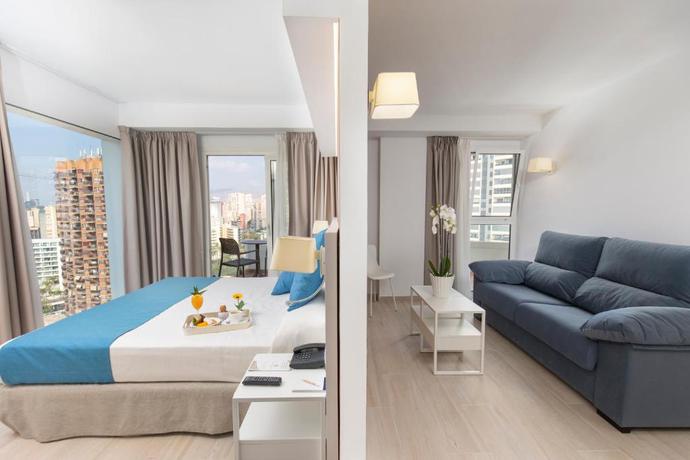Imagen de la habitación del Hotel Rosamar Benidorm. Foto 14