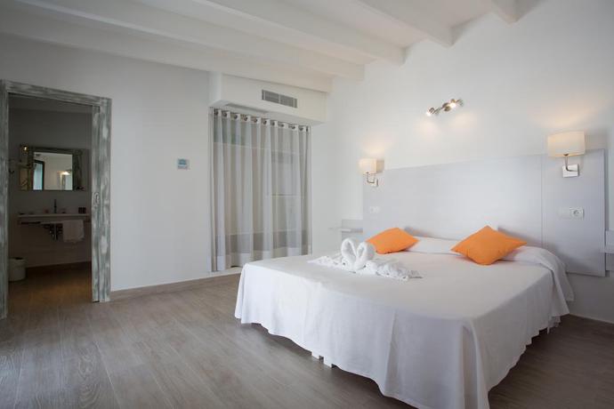 Imagen de la habitación del Hotel Rosamar, Es Pujols. Foto 8