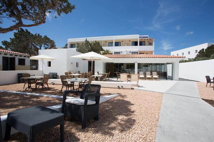 Imagen de los exteriores del Hotel Rosamar, Es Pujols. Foto 31