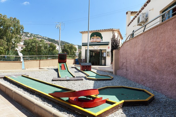 Imagen de los exteriores del Hotel Rosamar Garden Resort. Foto 12