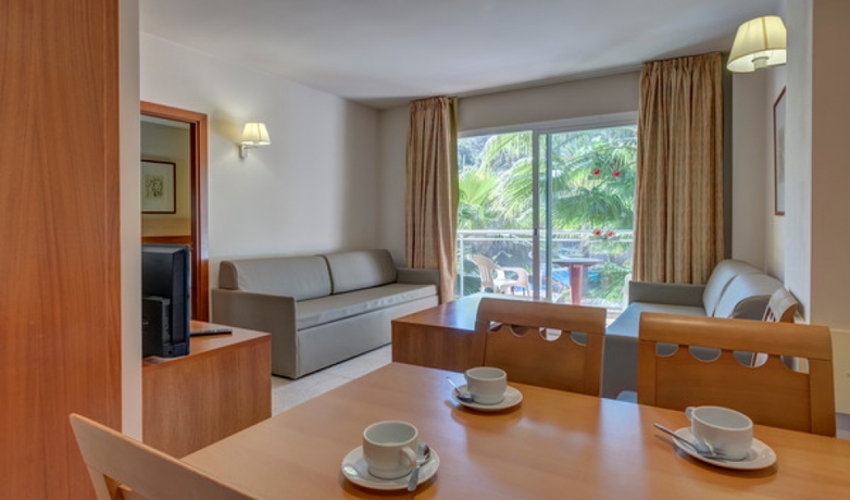 Imagen de la habitación del Hotel Rosamar Garden Resort. Foto 7