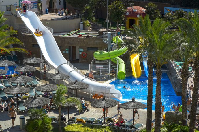 Imagen de la piscina del Hotel Rosamar Garden Resort. Foto 17