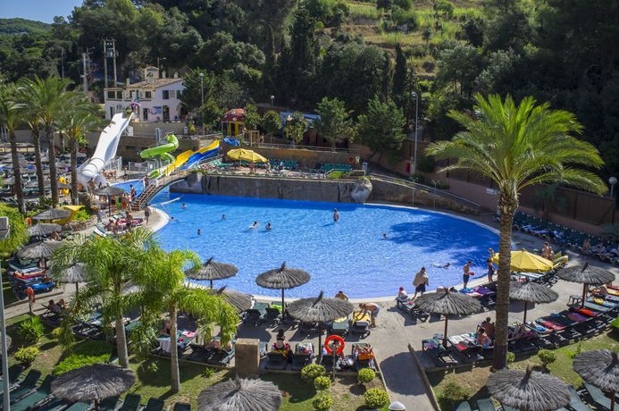 Imagen de la piscina del Hotel Rosamar Garden Resort. Foto 18