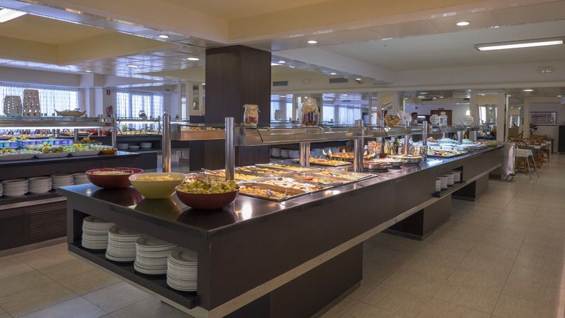 Imagen del bar/restaurante del Hotel Rosamar Garden Resort. Foto 4