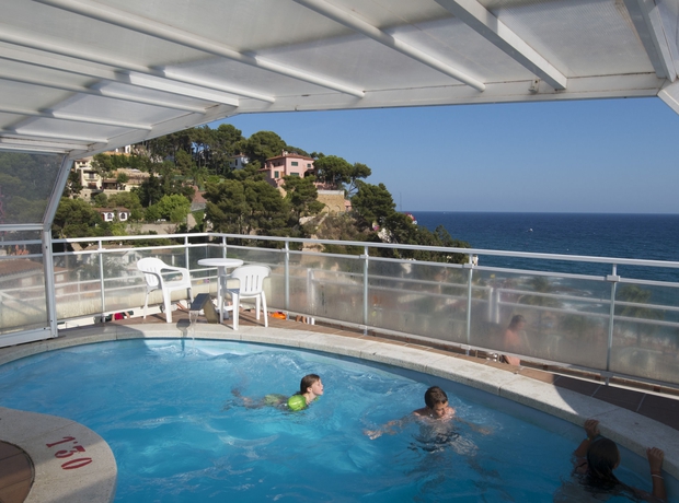 Imagen de la piscina del Hotel Rosamar Maritim. Foto 16