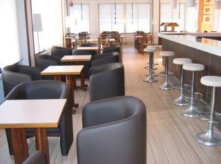 Imagen del bar/restaurante del Hotel Rosamar Roses. Foto 2