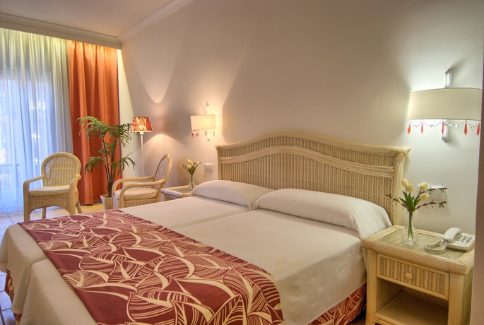 Imagen de la habitación del Hotel Rosamar, Sant Antoni de Calonge. Foto 10