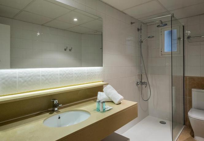 Imagen de la habitación del Hotel Rosamar and Spa. Foto 20