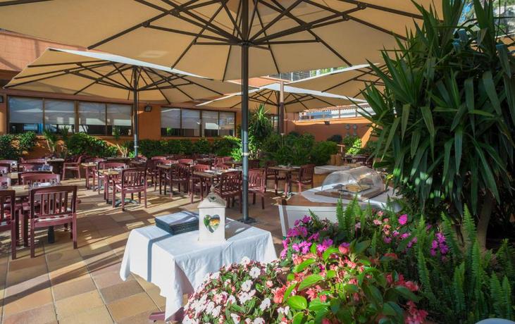 Imagen del bar/restaurante del Hotel Rosamar and Spa. Foto 18