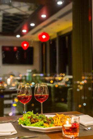 Imagen del bar/restaurante del Hotel Rosamia Da Nang. Foto 8