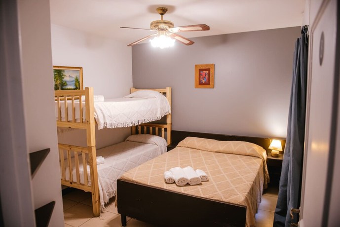 Imagen de la habitación del Hotel Rosario. Foto 14
