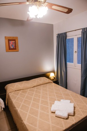 Imagen de la habitación del Hotel Rosario. Foto 16