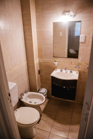 Imagen de la habitación del Hotel Rosario. Foto 17