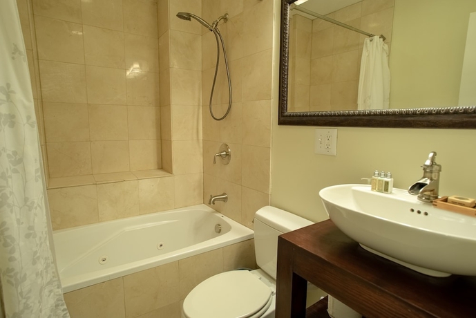 Imagen de la habitación del Hotel Roscoe Village Guesthouse. Foto 13