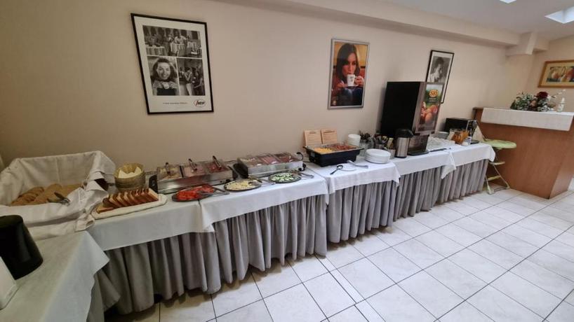 Imagen del bar/restaurante del Hotel Rose City. Foto 3