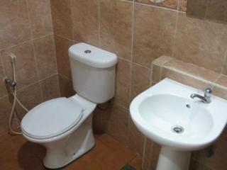 Imagen general del Hotel Rose Cottage Hotel Taman Daya. Foto 10