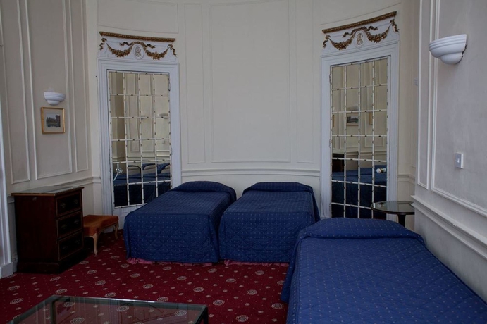 Imagen de la habitación del Hotel Rose Court. Foto 10