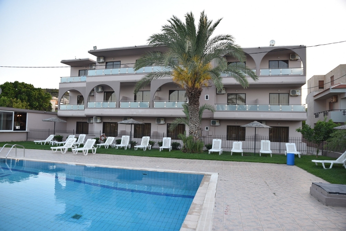 Imagen de la piscina del Hotel Rose Faliraki. Foto 16