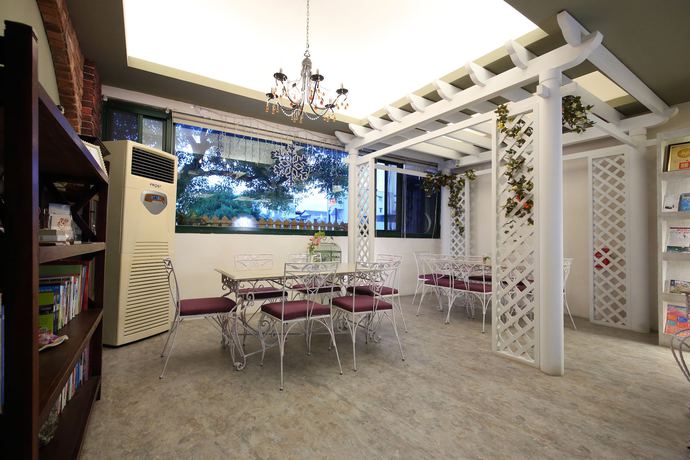 Imagen de los interiores del Hotel Rose Garden Bandb. Foto 15