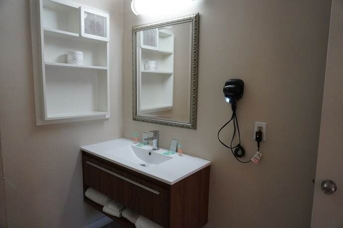 Imagen general del Hotel Rose Garden Inn, Santa Barbara. Foto 3