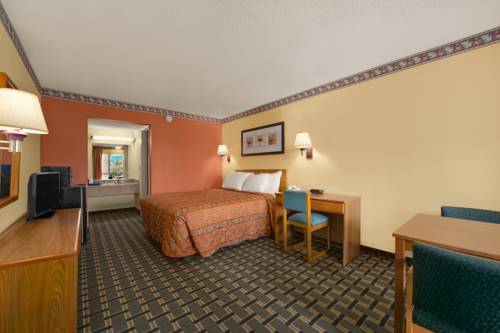 Imagen de la habitación del Hotel Rose Garden Inn & Suites. Foto 5