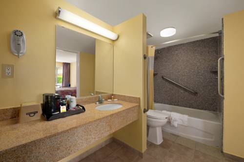 Imagen de la habitación del Hotel Rose Garden Inn & Suites. Foto 6