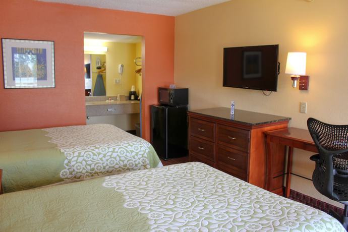 Imagen de la habitación del Hotel Rose Garden Inn and Suites. Foto 8