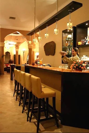 Imagen del bar/restaurante del Hotel Rose Garden Resort and Spa. Foto 5