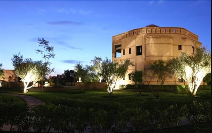 Imagen de los exteriores del Hotel Rose Garden Resort and Spa. Foto 11