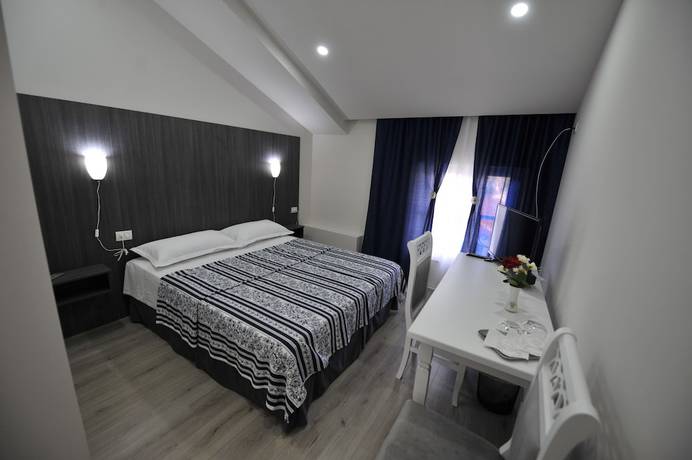 Imagen de la habitación del Hotel Rose Garden, Shkoder. Foto 5