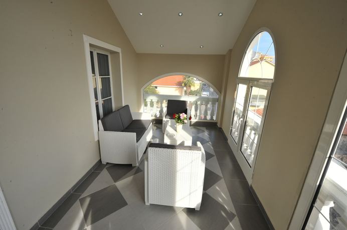 Imagen de los interiores del Hotel Rose Garden, Shkoder. Foto 19