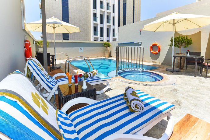 Imagen de la piscina del Hotel Rose Plaza Al Barsha. Foto 15