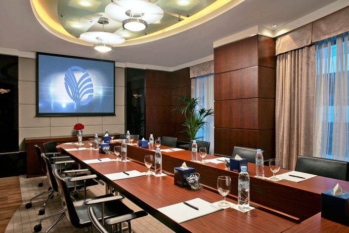 Imagen de los interiores del Hotel Rose Rayhaan By Rotana. Foto 13