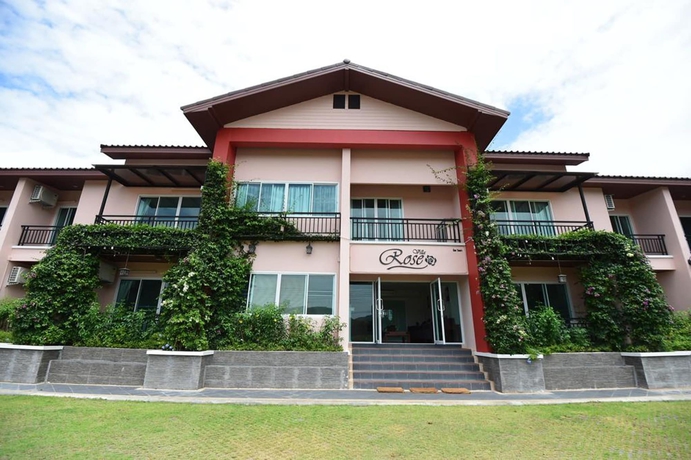 Imagen de los exteriores del Hotel Rose Villa Resort. Foto 11