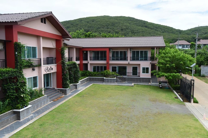 Imagen de los exteriores del Hotel Rose Villa Resort. Foto 12