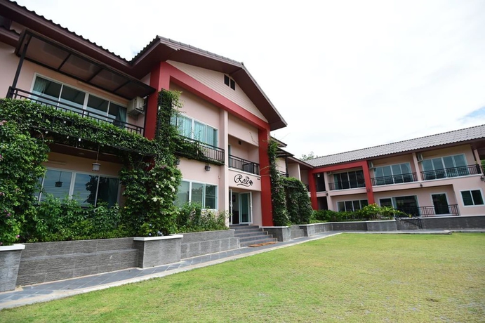 Imagen de los exteriores del Hotel Rose Villa Resort. Foto 13