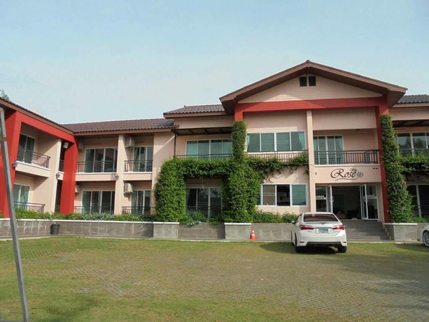 Imagen de los exteriores del Hotel Rose Villa Resort. Foto 14