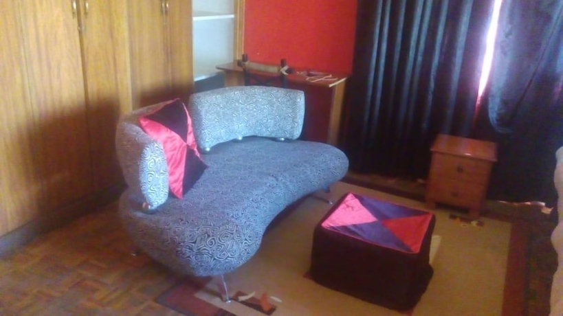 Imagen de la habitación del Hotel Rose Wood Lounge. Foto 5