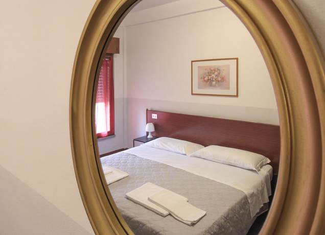 Imagen de la habitación del Hotel Rose and Crown, Correggio. Foto 18